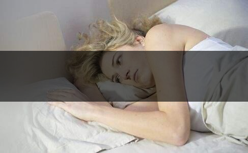 喝茶失眠怎樣才能快速入睡，這樣可以有效防止失-2