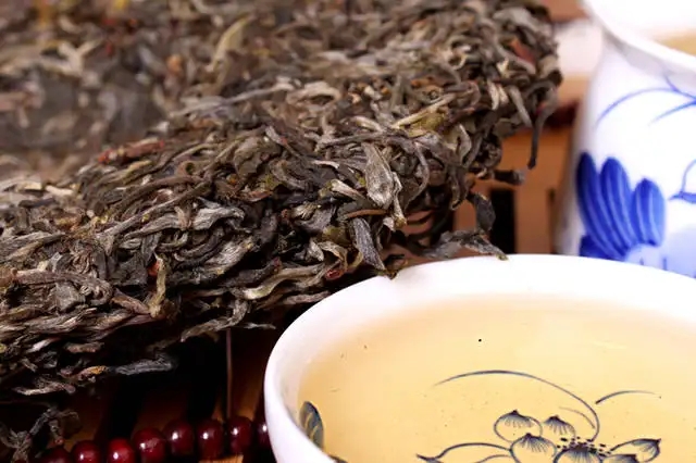 喝普洱茶,生茶和熟茶哪個更適合你?